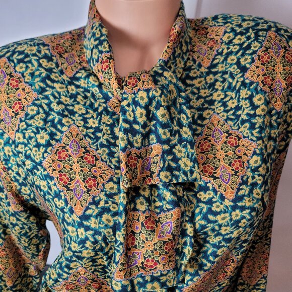 Vintage Evan Picone Floral Print Button-Up Blouse With Tie Neck & Long Sleeves - Picture 10 of 14